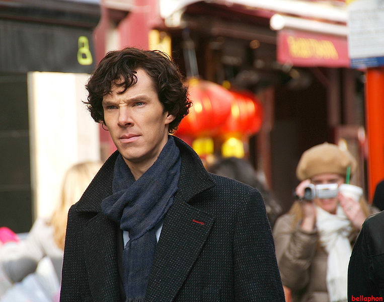 Benedict_Cumberbatch_filming_Sherlock (pic by Fat Les (bellaphon) from London, UK)